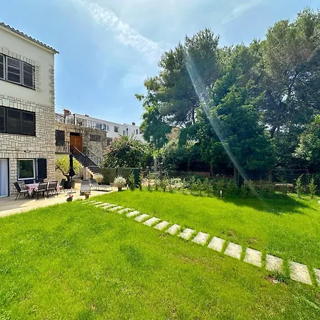 Διαμέρισμα Ursula Πούλα